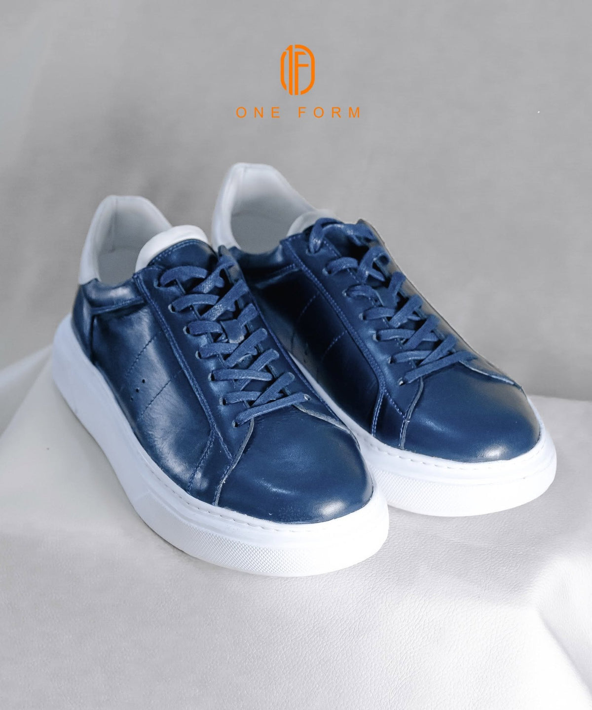 Baskets Prestige en Cuir Bleu Marine & Blanc